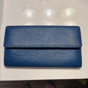 LOUIS VUITTON EPI WALLET- BLUE